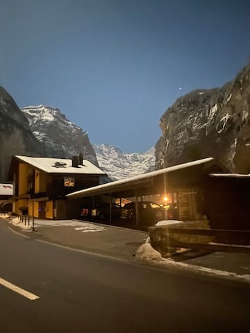 卢达本纳(Lauterbrunnen)的民宿