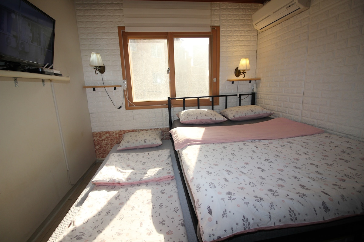 23套公寓，可供长期住宿，位于弘大/新村站