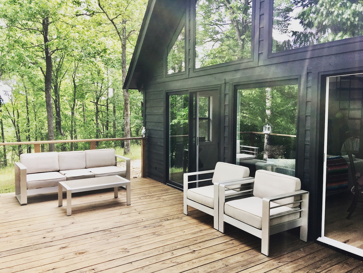 Loblolly Pines Cabin - A modern retreat on 6 acres