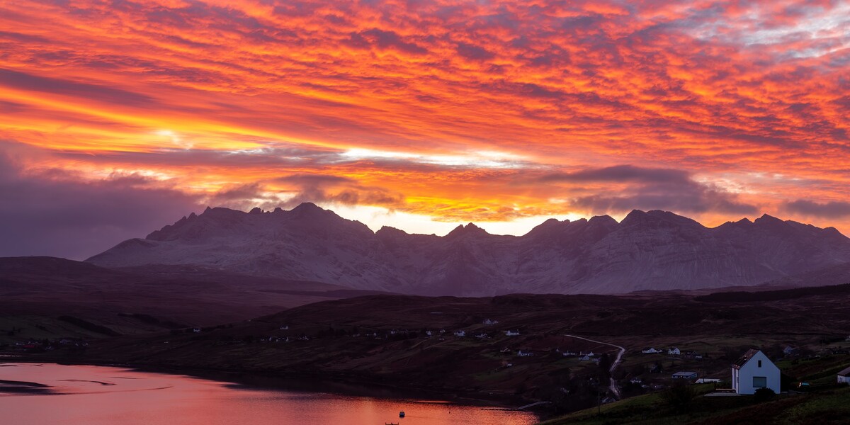 斯凯岛卡拉斯（ Calath ）、斯凯岛（ Isle of Skye ） ，可欣赏到美丽的山景/湖景