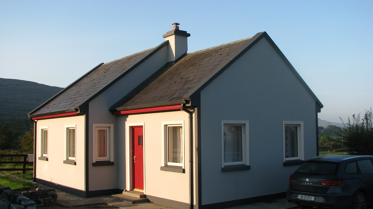 Mountain Cottage with stunning views of Galway Bay