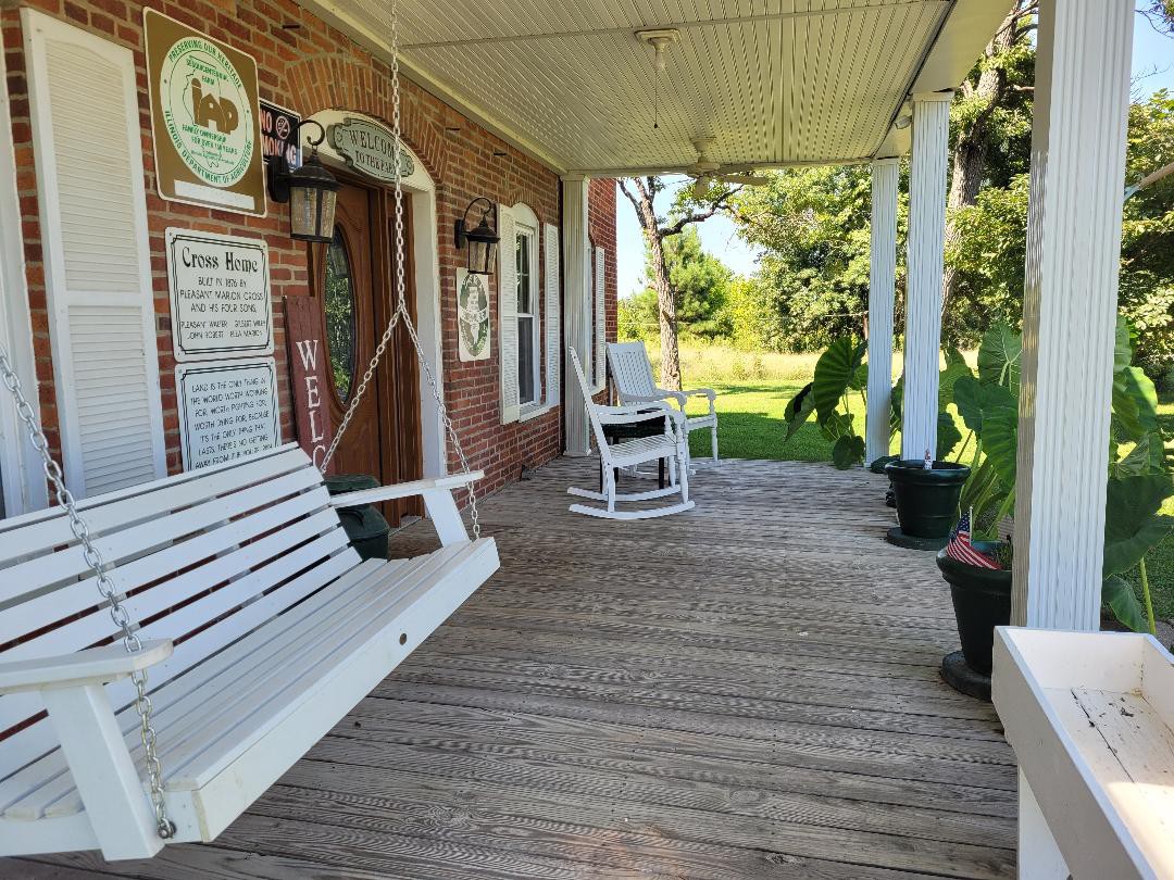 伊利诺伊州Historic Cross Home/Barn/Fish McLeansboro