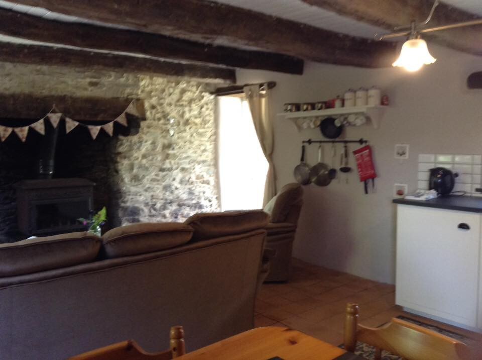 Delightful 2 bedroom cosy rural cottage