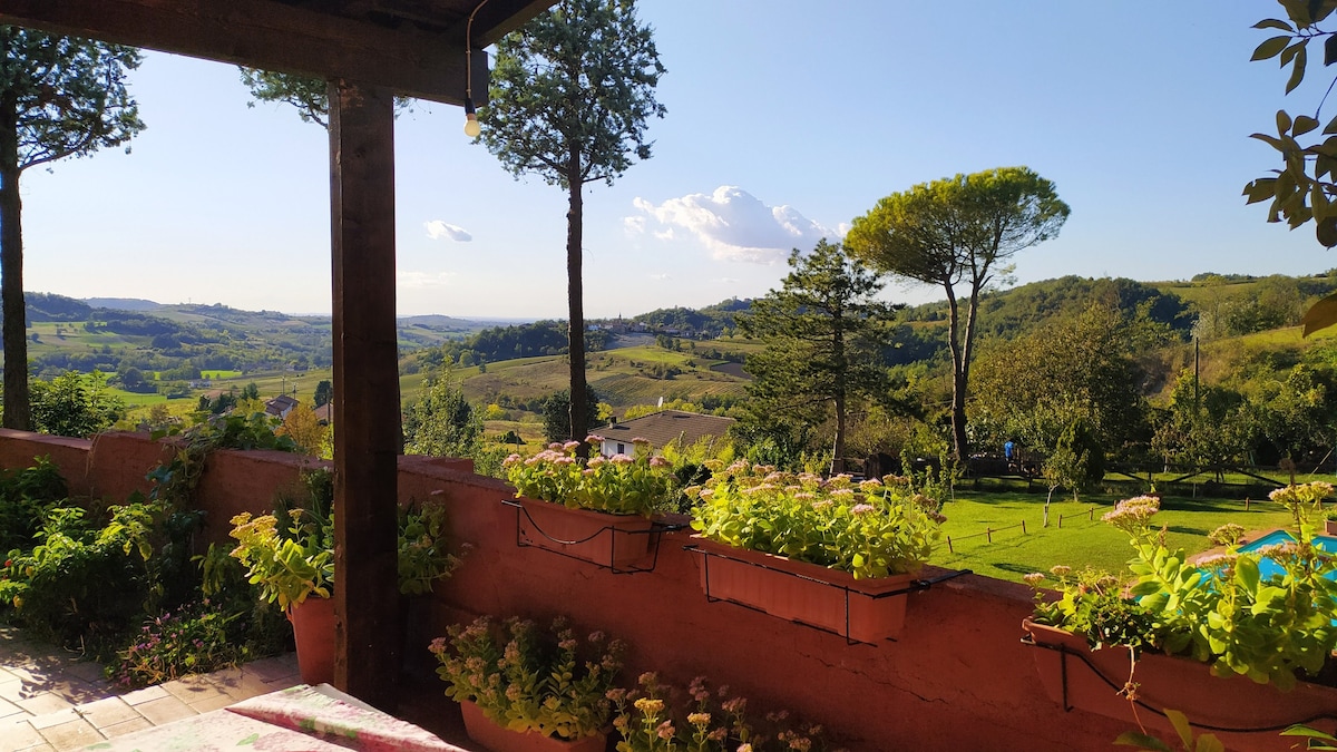 Villa in collina con piscina