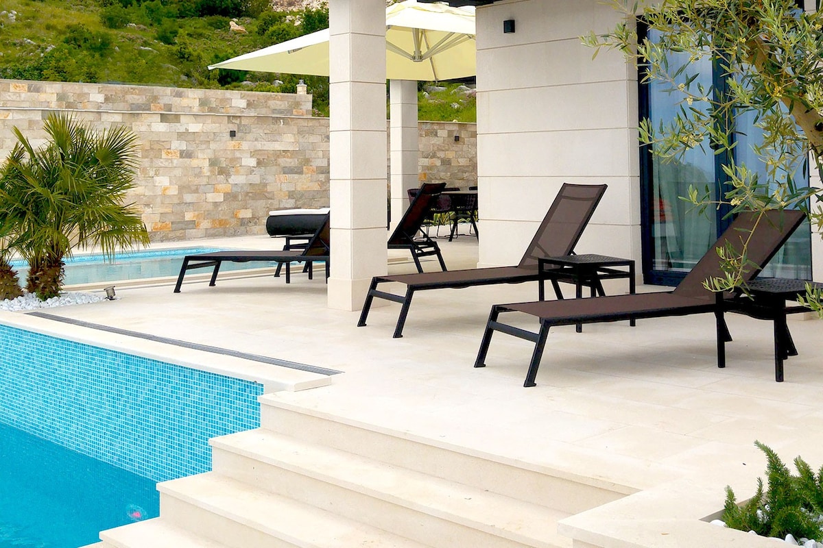 Villa Anna with private pool & Jet pool-Dubrovnik