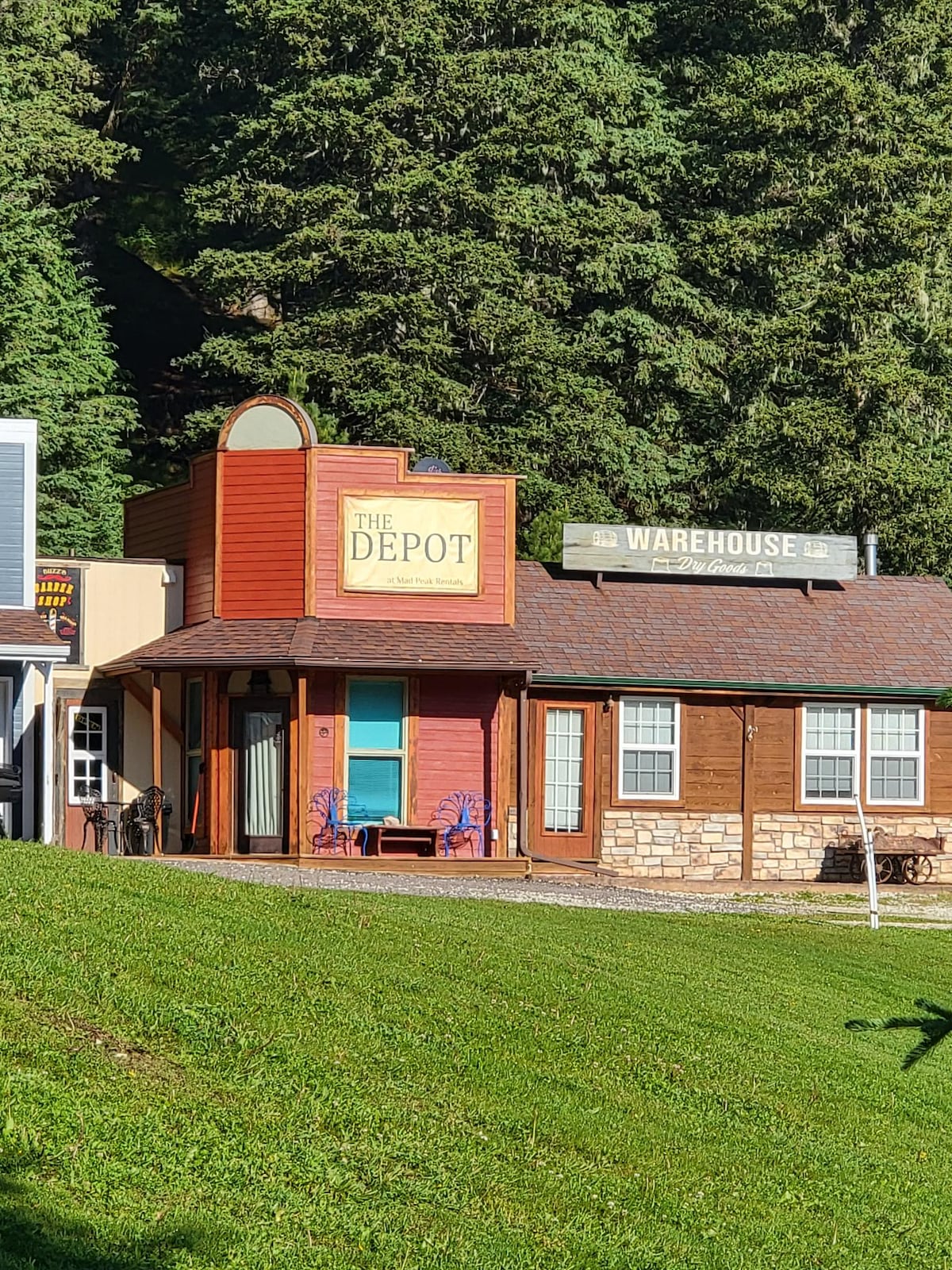 The Depot at Mad Peak Lodging ，可睡四人