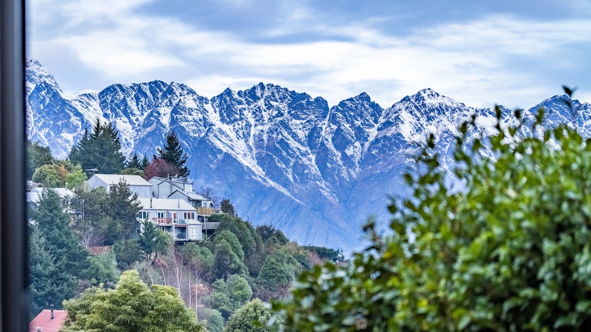 完美、私密的度假胜地。山景和湖景。