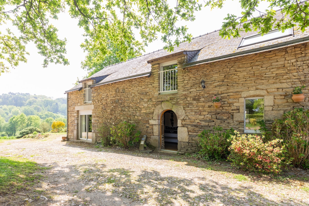 Morbihan乡村的大型家庭小屋