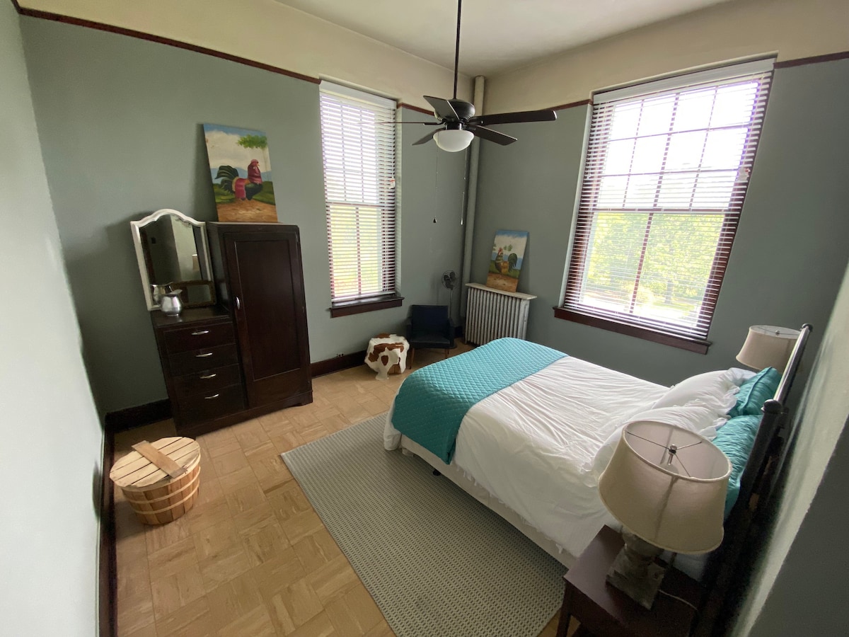 Historic 3 Bedroom Wing Farm Stay - St. Joseph's