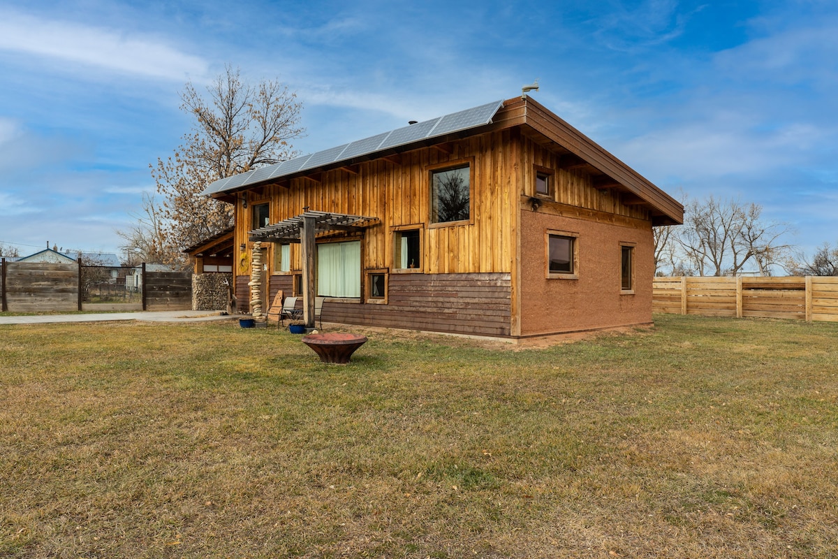 Beautiful Off-Grid Living @ Granny Flats