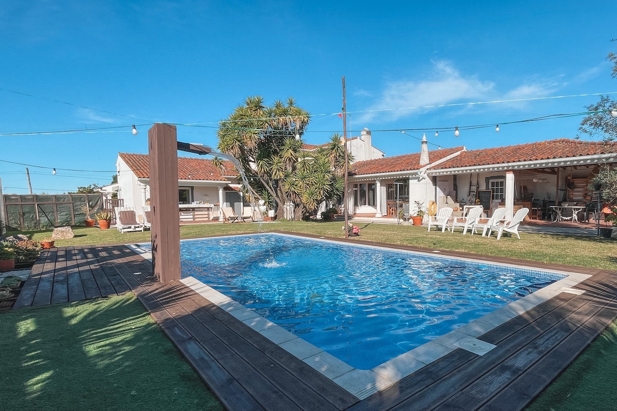 葡萄牙别墅设有私人泳池和花园