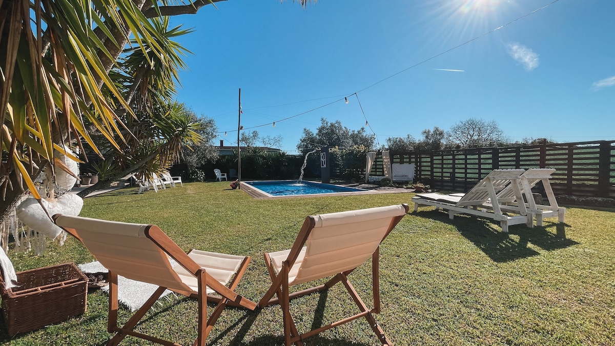 葡萄牙别墅设有私人泳池和花园