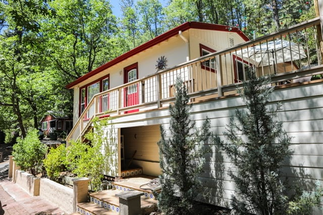 Cute Little House in the Pines-Cobb Mt Loch Lomond