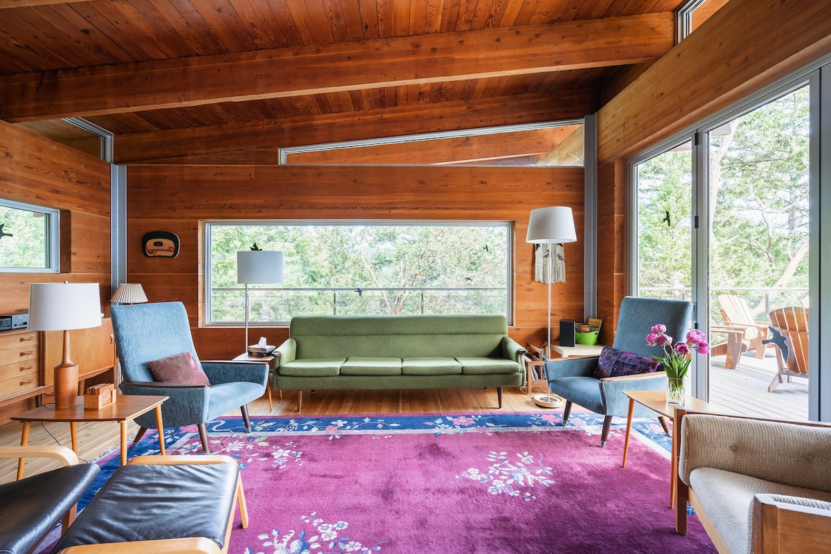 East Sooke Hillside Retreat