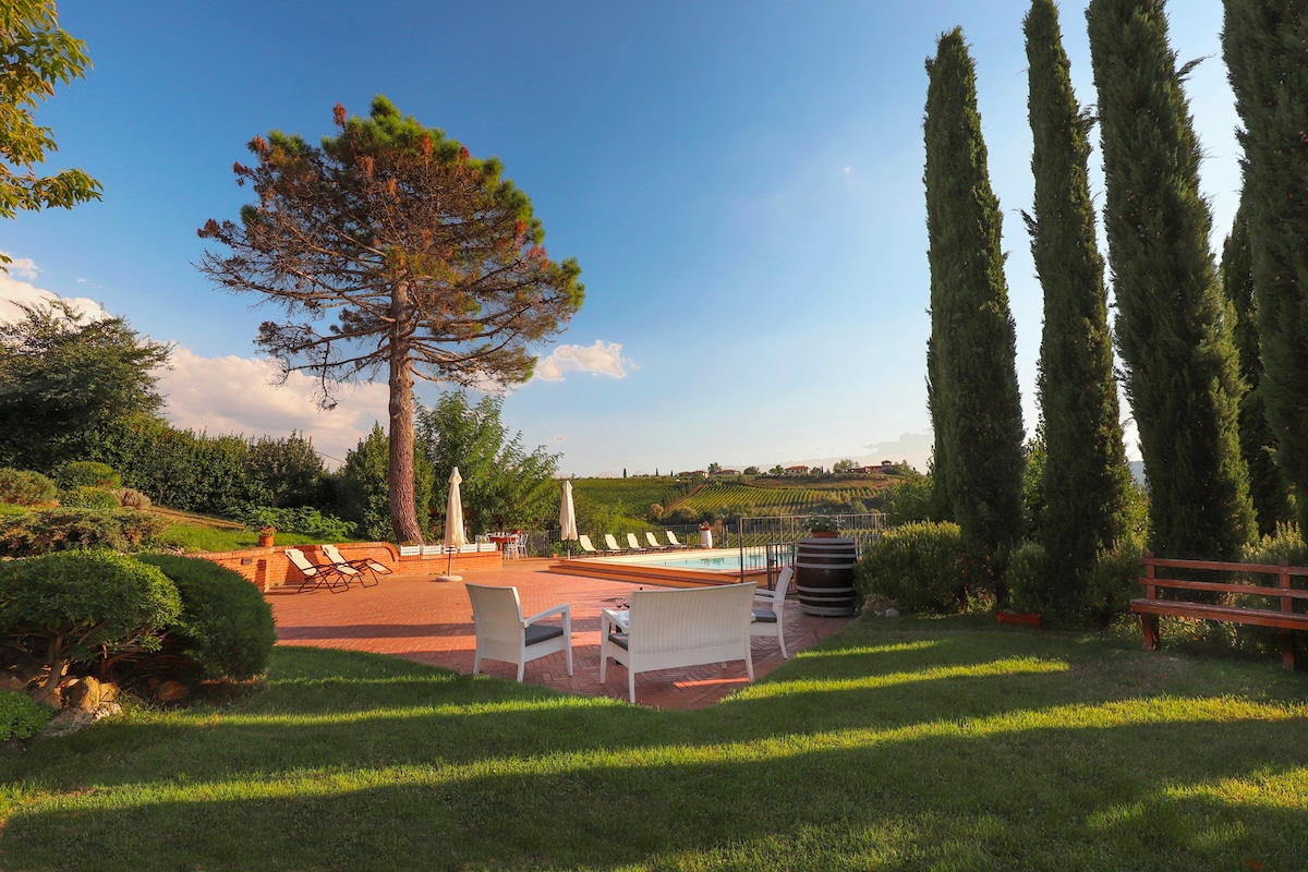 Charming house w/private pool near San Gimignano