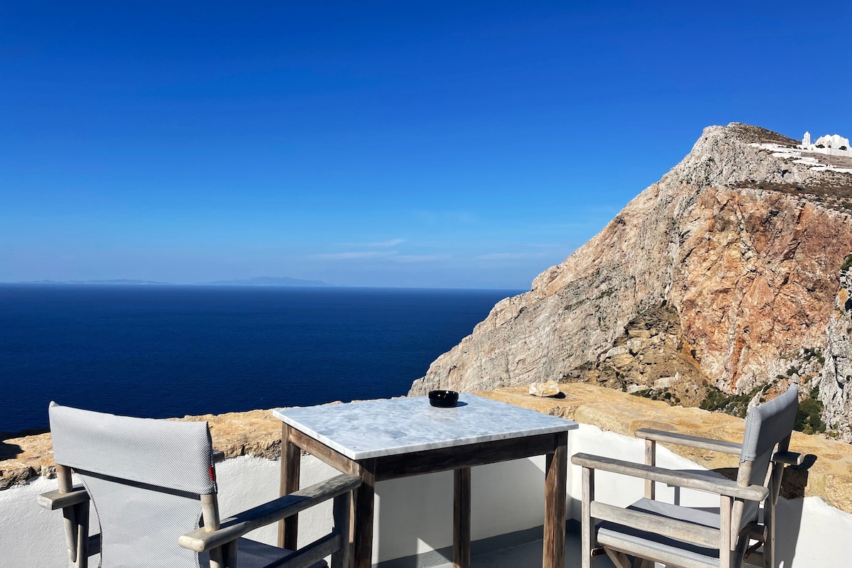 Folegandros-Cliffhouse