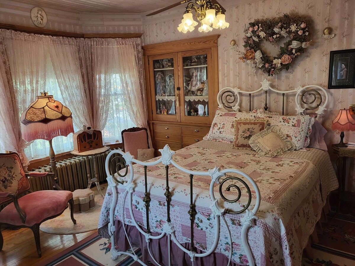 Kathryn's Room - The Historic Gilbert Mansion B&B