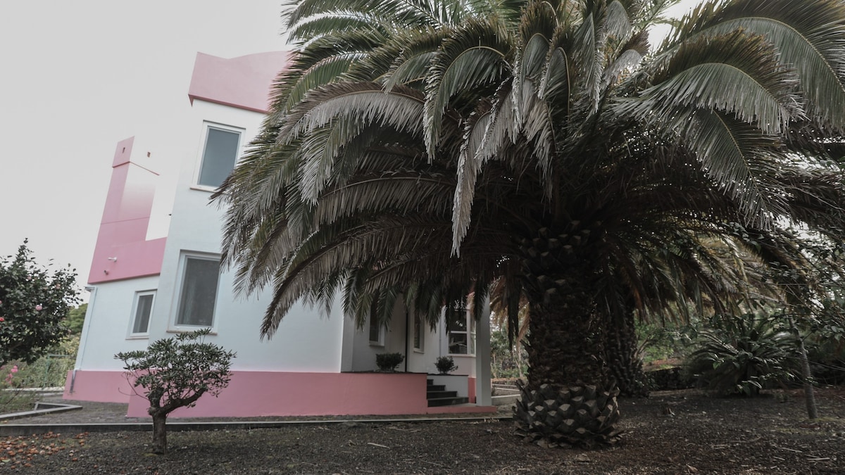 Pink House - Pico Island Azores
