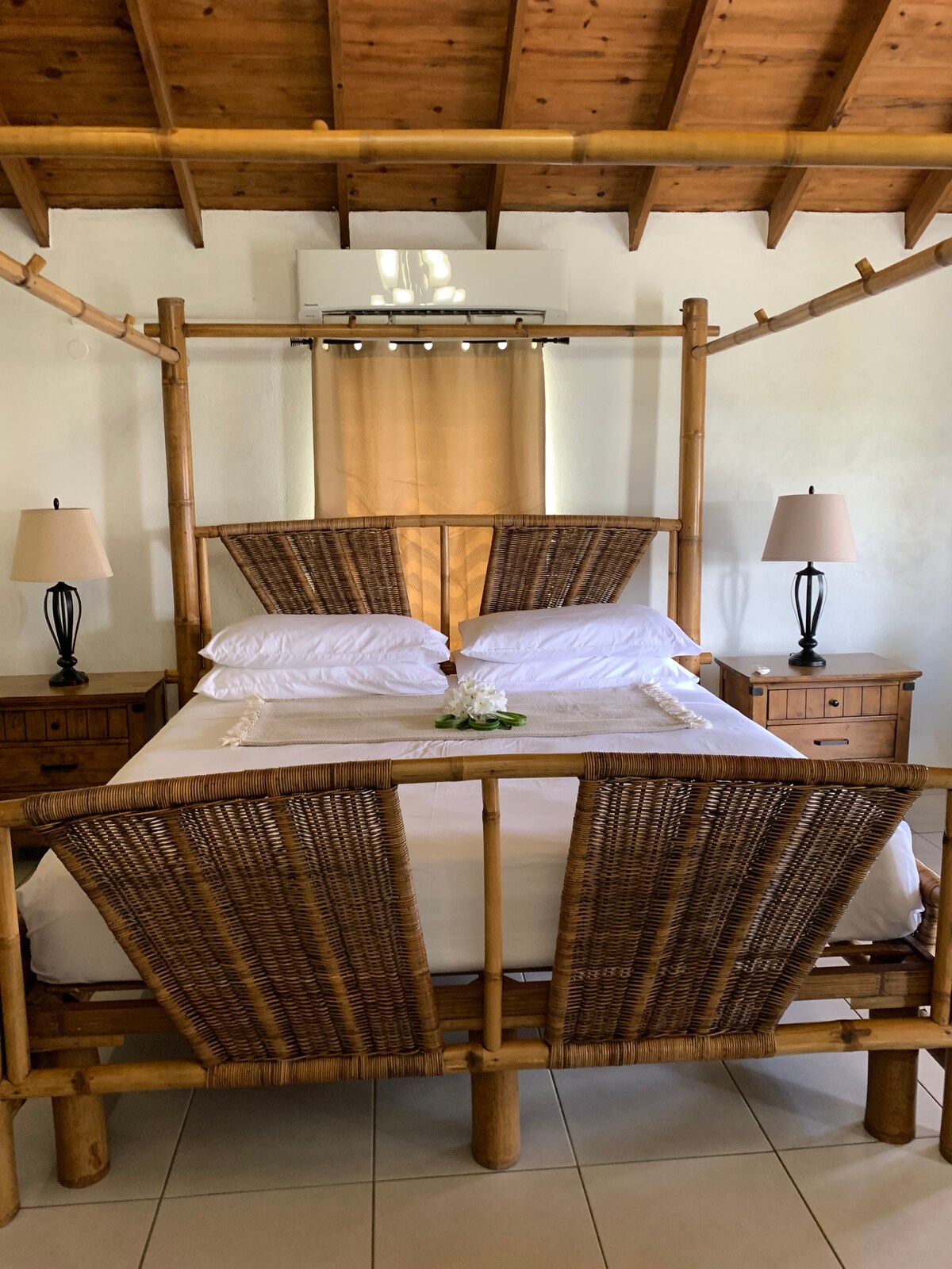 Stay in the heart of Marigot "St. Martin" style