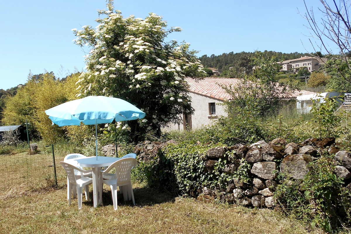 位于Ardèche南部安静地区的薰衣草小屋。