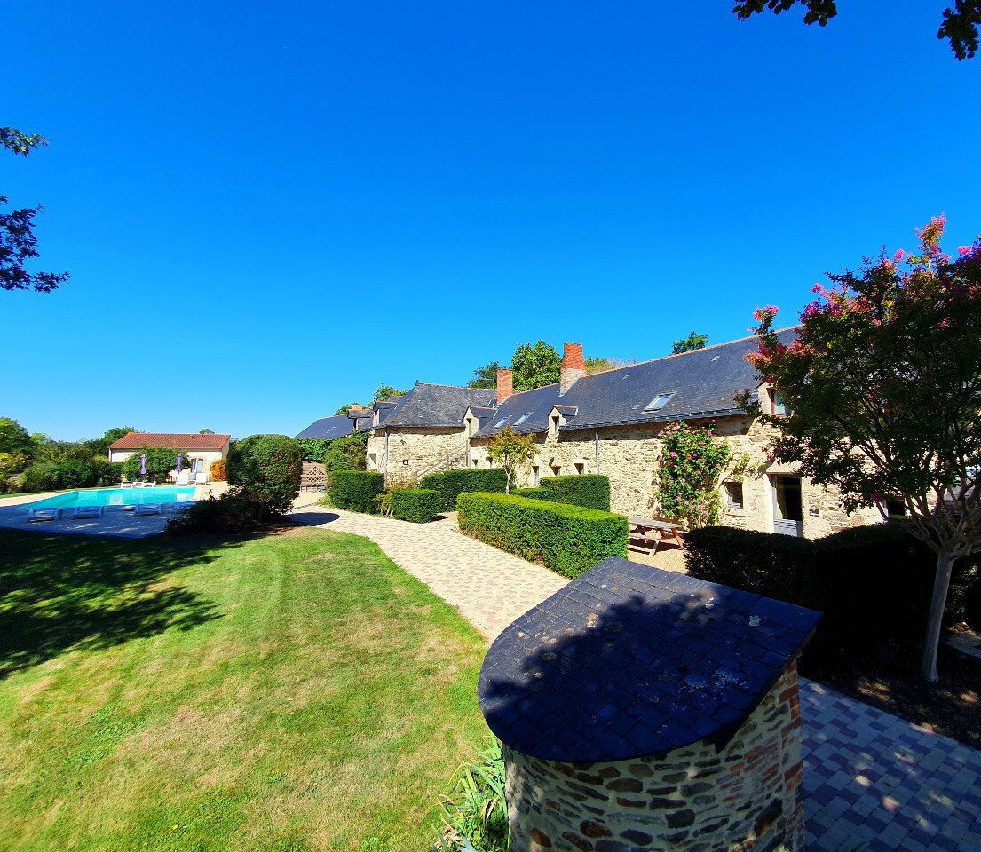 Roomy cottage & pool - vineyards, trails, Chateaux
