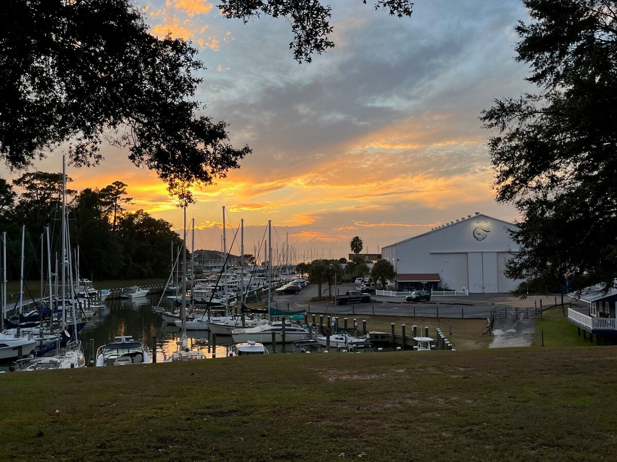 The Cabin at Fly Creek Marina