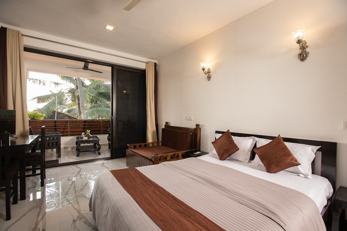 deluxe double room with side sea view
