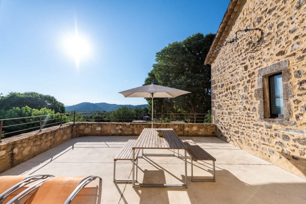 Charme authentique dans un vignoble avec piscine