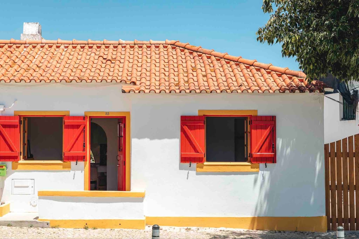 按摩浴缸和典型的海滨别墅， Albufeira-Algarve