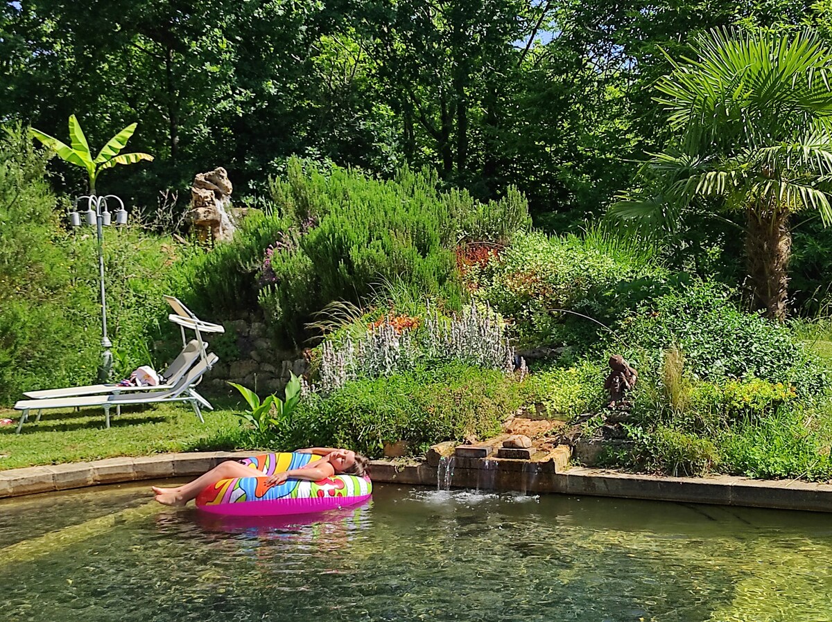 house with natural swimming pool Dordogne