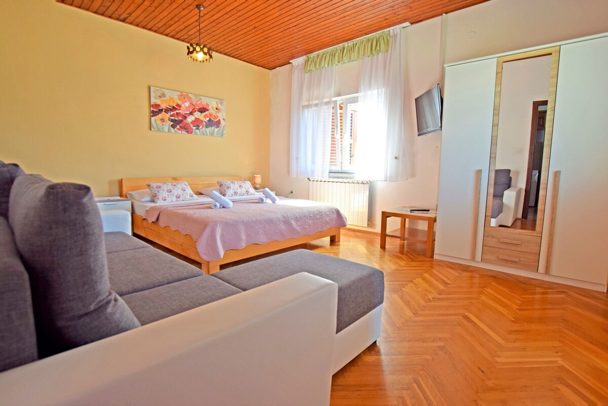 Spacious place for 3 persons close to Paklenica NP