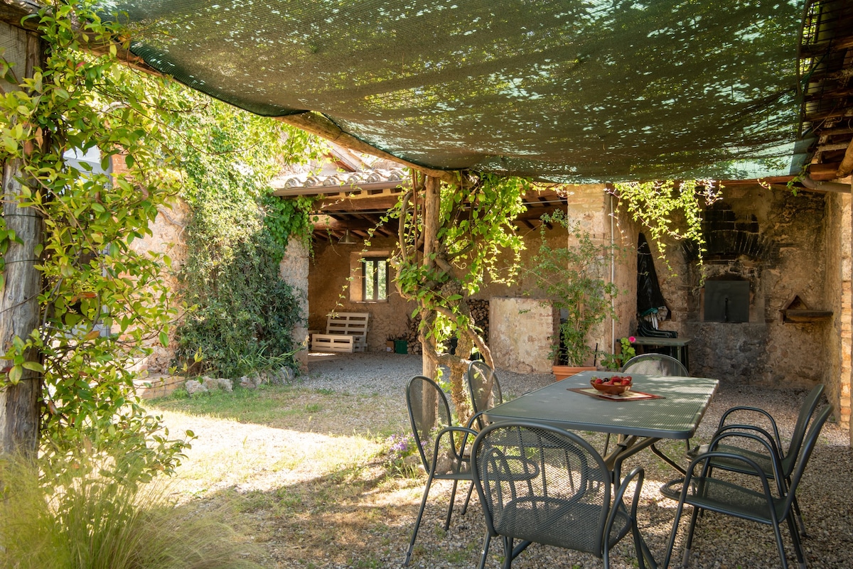 美丽的乡村别墅，靠近锡耶纳（ Siena ）和按摩浴缸