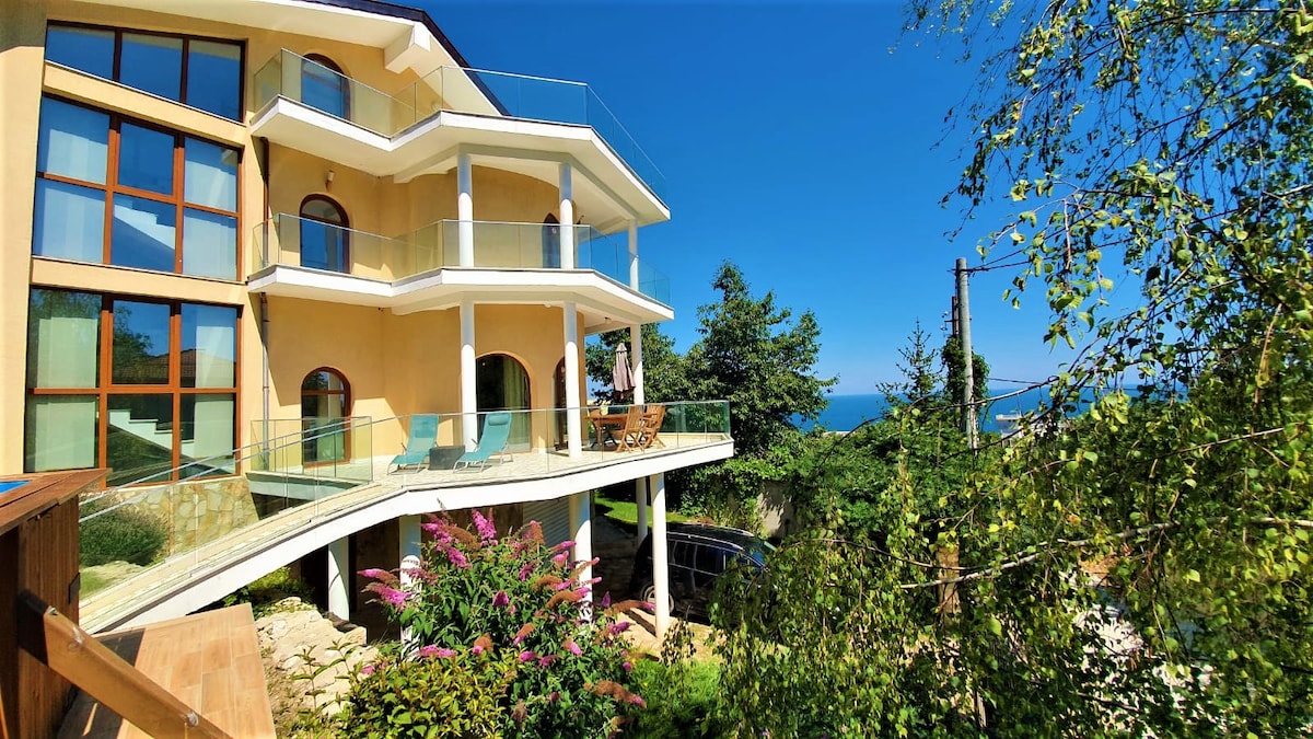 瓦尔纳别墅海景别墅（ Villa Varna Sea View ） -逃离大城市