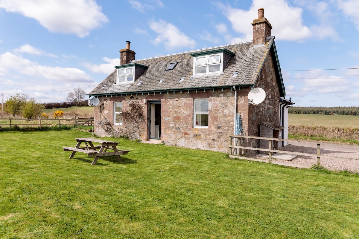 Blackhill Cottage, Near Bankfoot, Perthshire