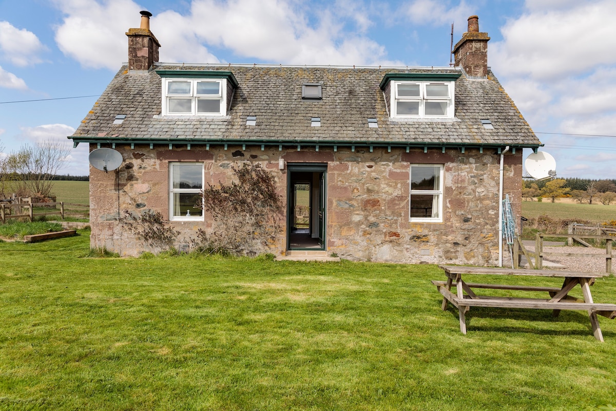 Blackhill Cottage, Near Bankfoot, Perthshire