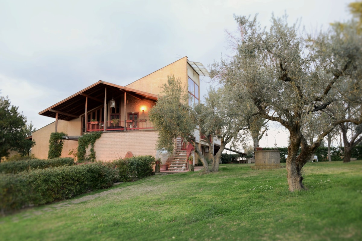 Villa dei Jasomini, Residence in the green