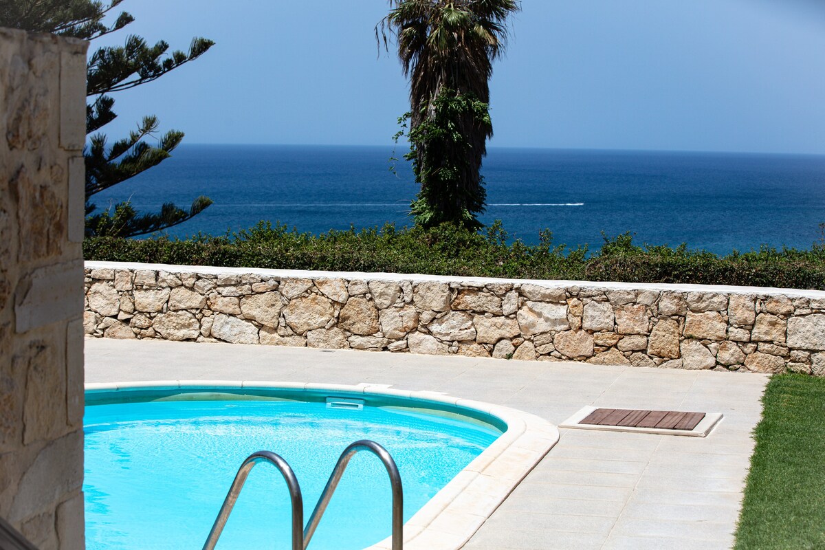 Private Pool w/ Great Seaview only 500m from Sea