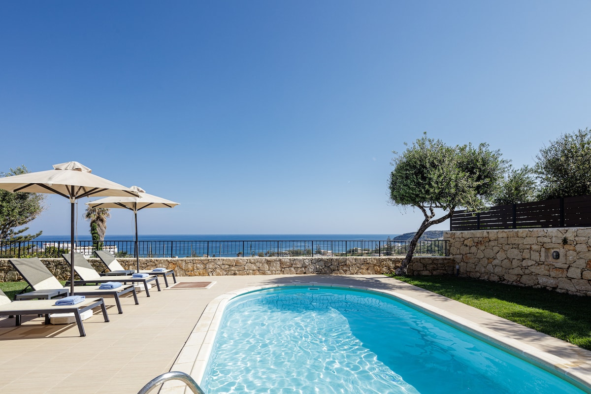 Private Pool w/ Superb Seaview, 500m from sea