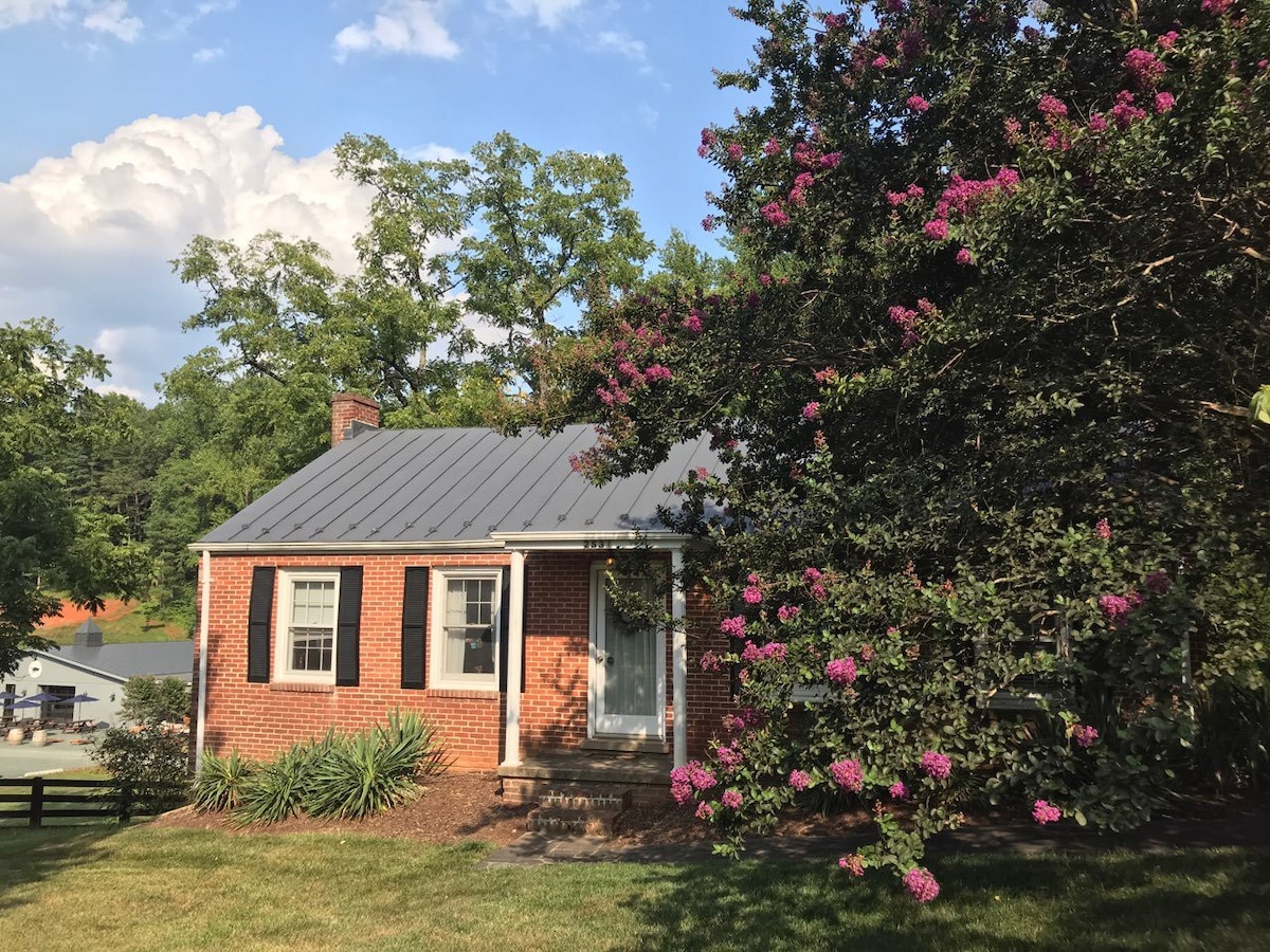 The Cottage at Eastwood Farm and Winery