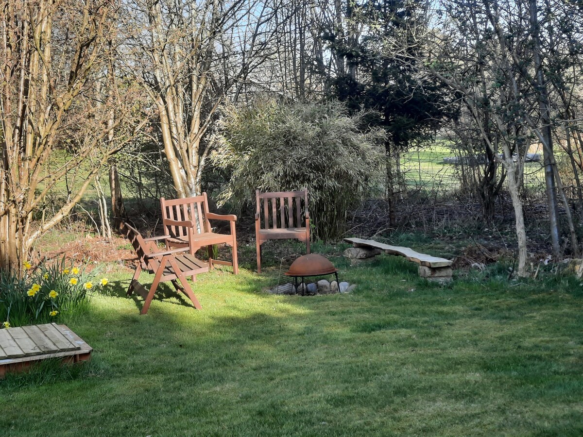 Spacious 80's summerhouse, close to the beach