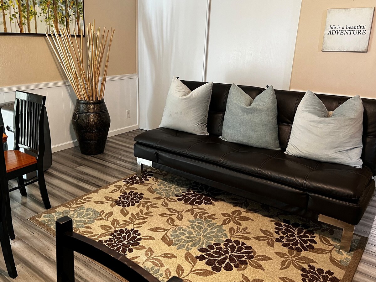 阿拉米达（ Alameda ）舒适方便的4卧2卫公寓