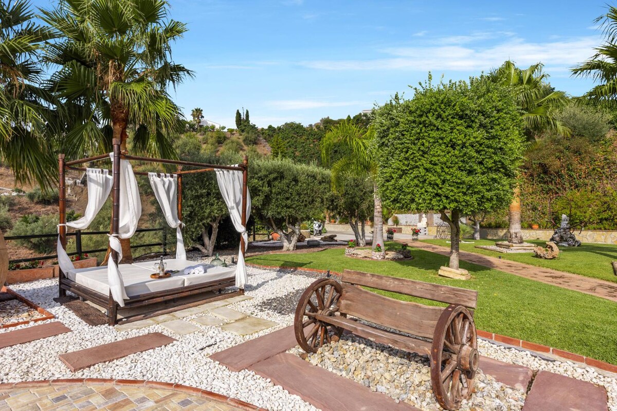 Gorgeous views and pool, Frigiliana Villa Aperillo