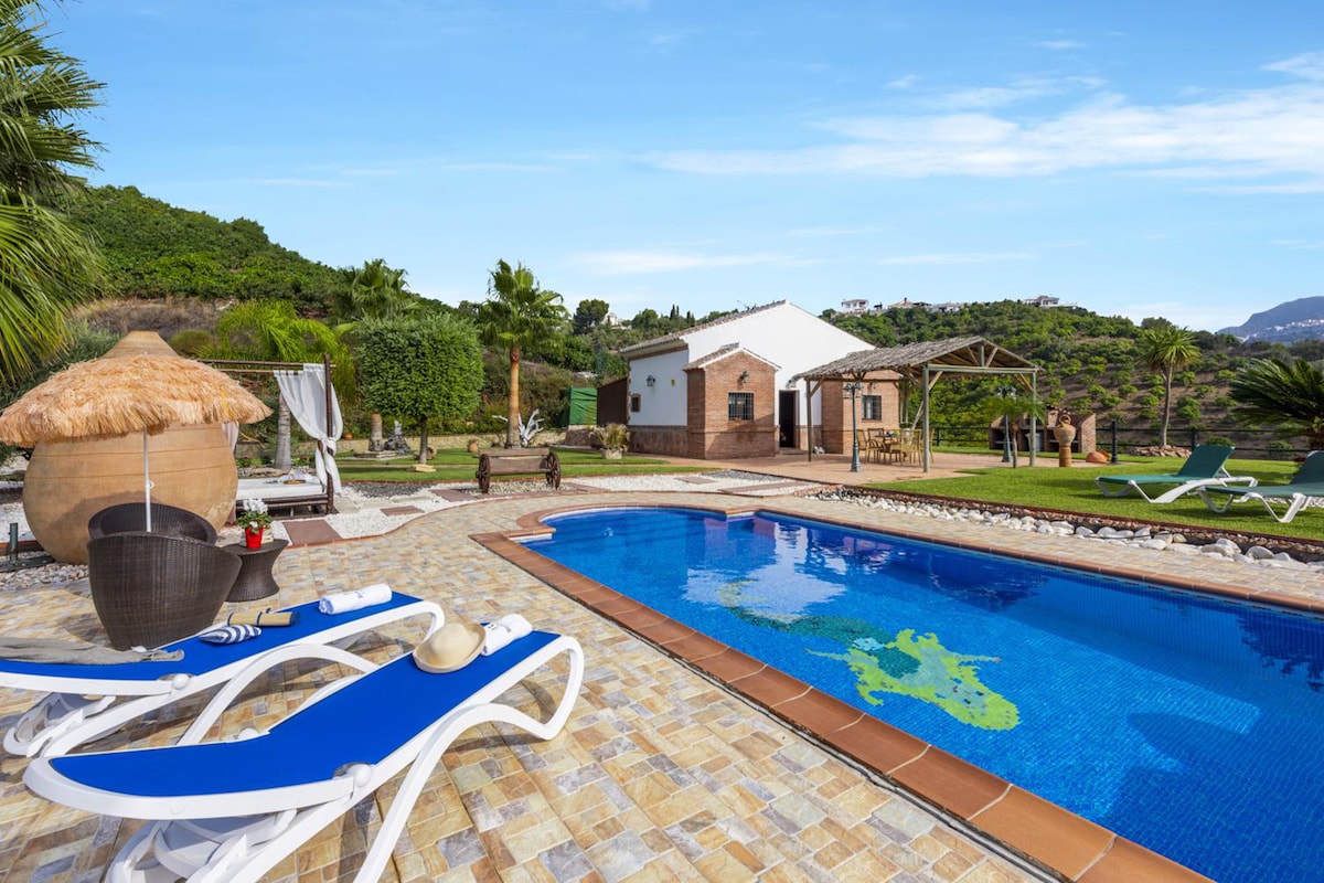 Gorgeous views and pool, Frigiliana Villa Aperillo