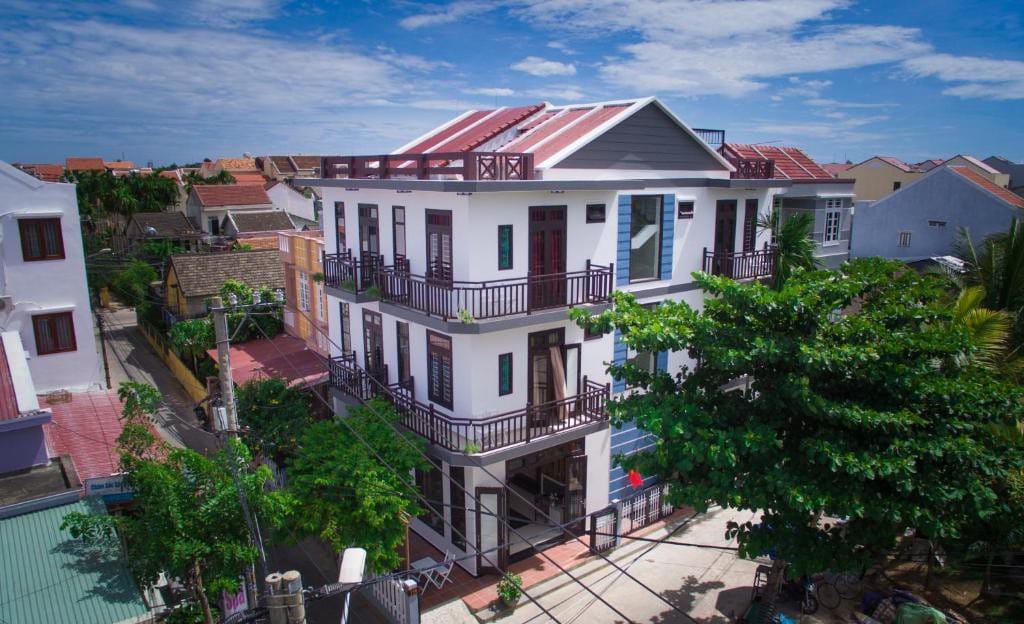 -20% off, Heart of Hoi An,bedroom w/balcony, 3 pax