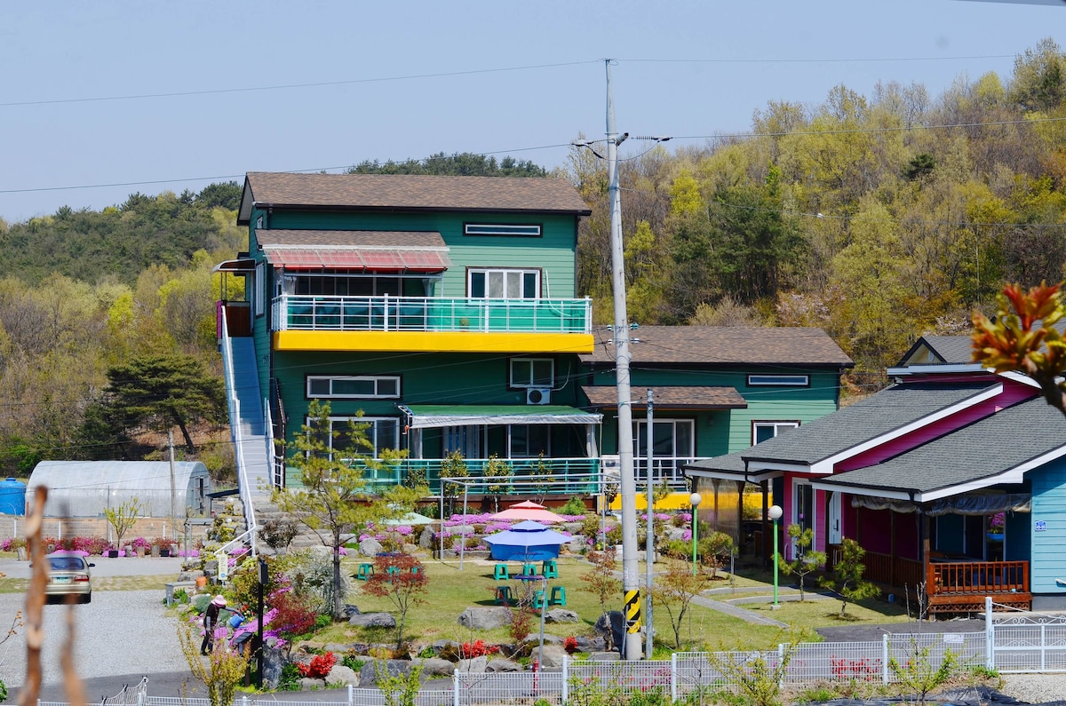 Muchangpo Gandri House ，大家庭