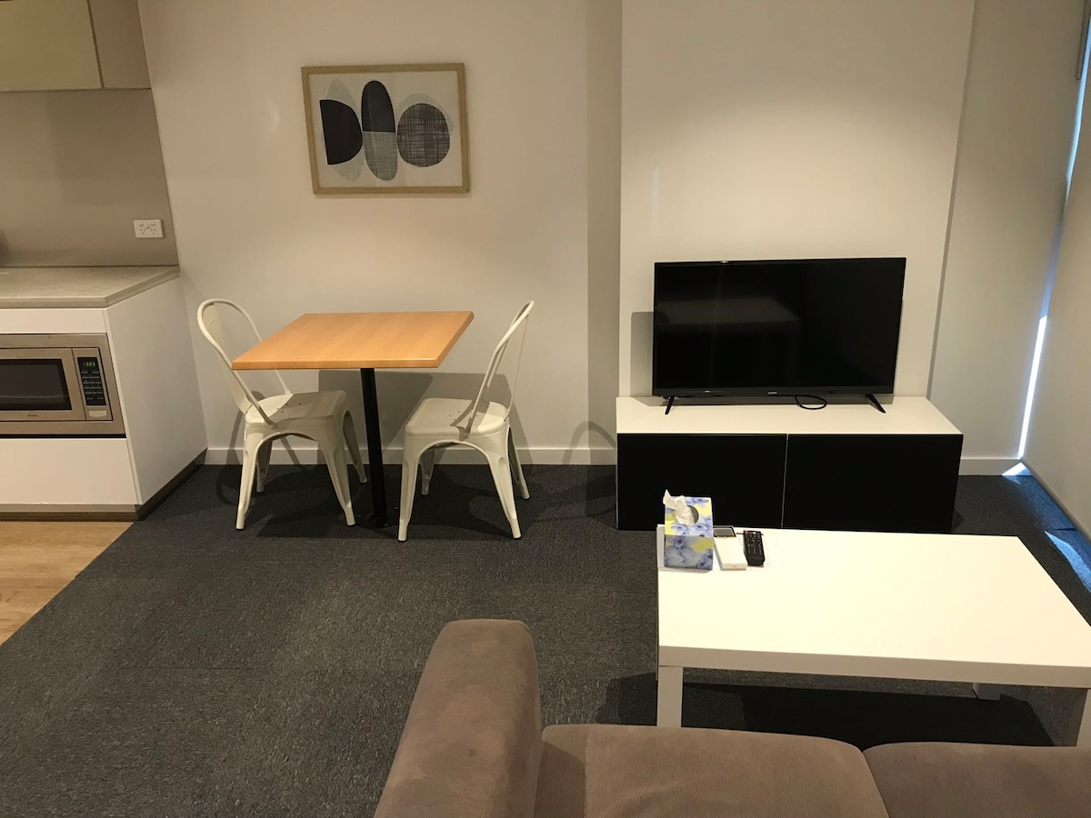 The Fifth, One Bed Apartment in Melb City F2709