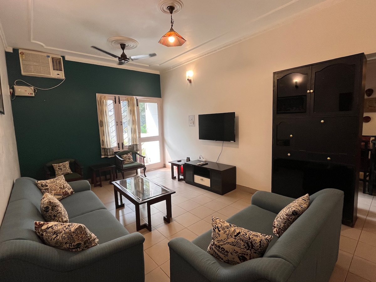 Charming and Peaceful Vasant Kunj Apartment