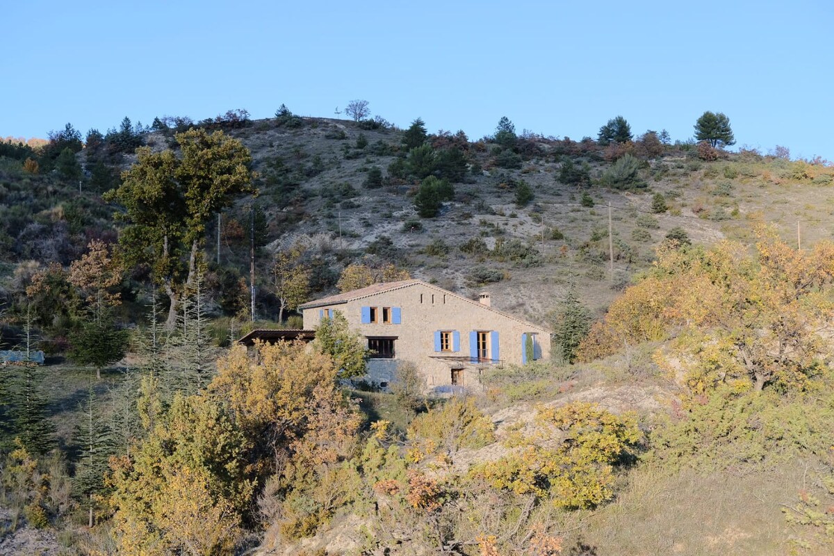 面向文图山（ Mont Ventoux ）的翻修羊绒