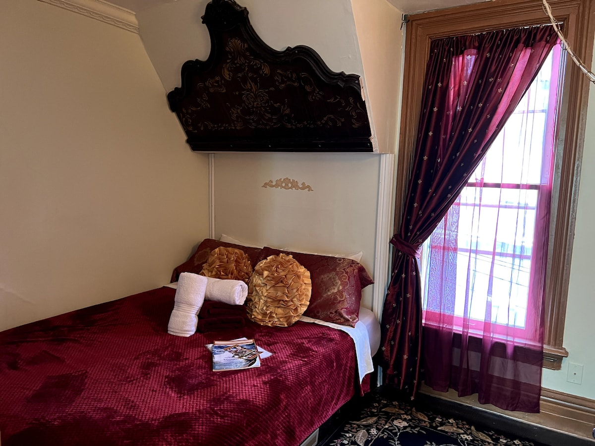 步行7分钟即可抵达尼亚加拉瀑布（ Niagara Falls. Living Museum bnb ）