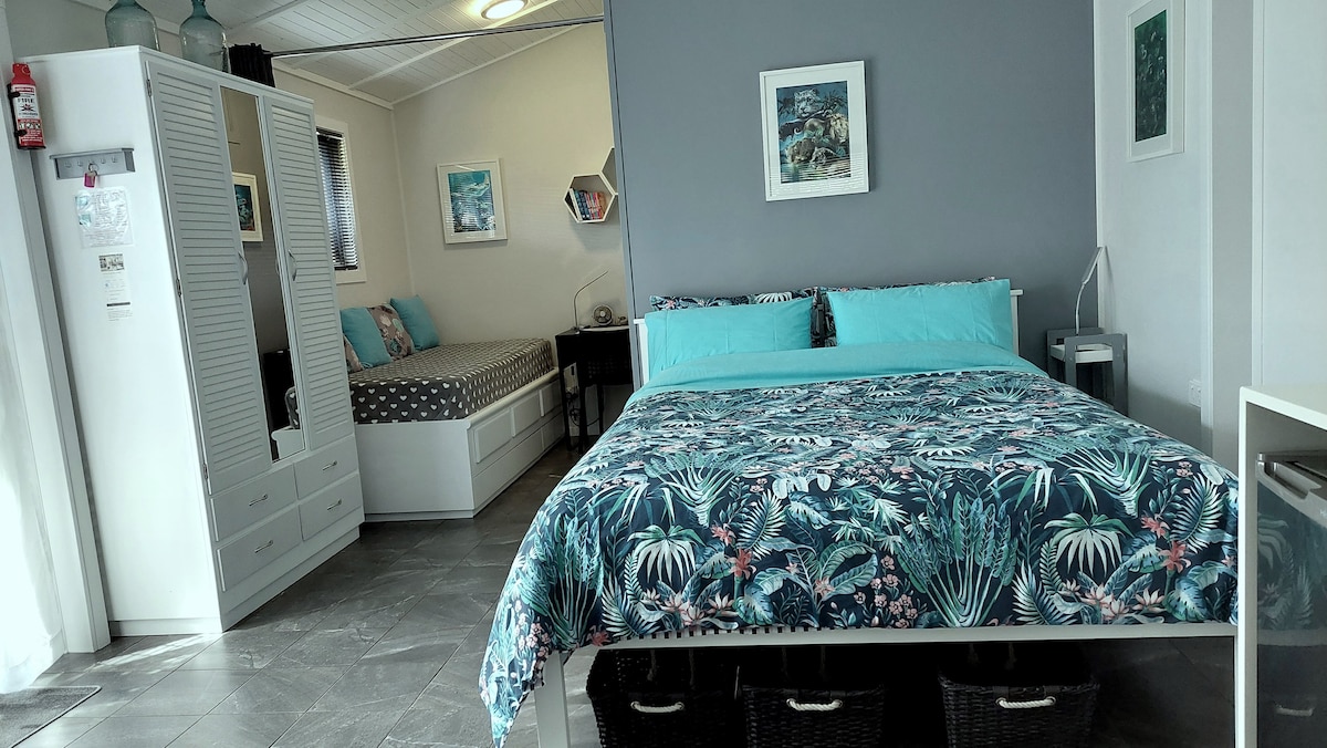 Central Gold Coast Lavish Private Guesthouse